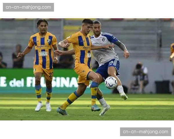 热那亚2-1战胜弗罗西诺内,逃离降级区