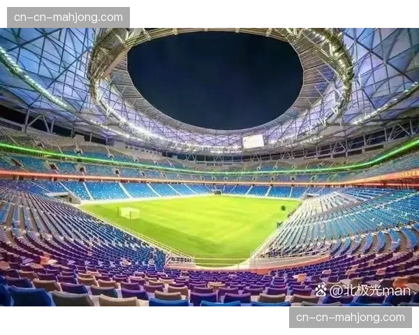 海信空调广告牌点亮青岛青春足球场，品牌与家乡球队的双向奔赴